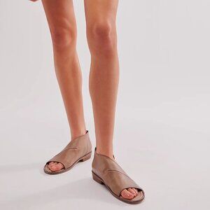 NWOT FREE PEOPLE MONT BLANC TAN BOHEMIAN SANDALS SIZE 36 EU